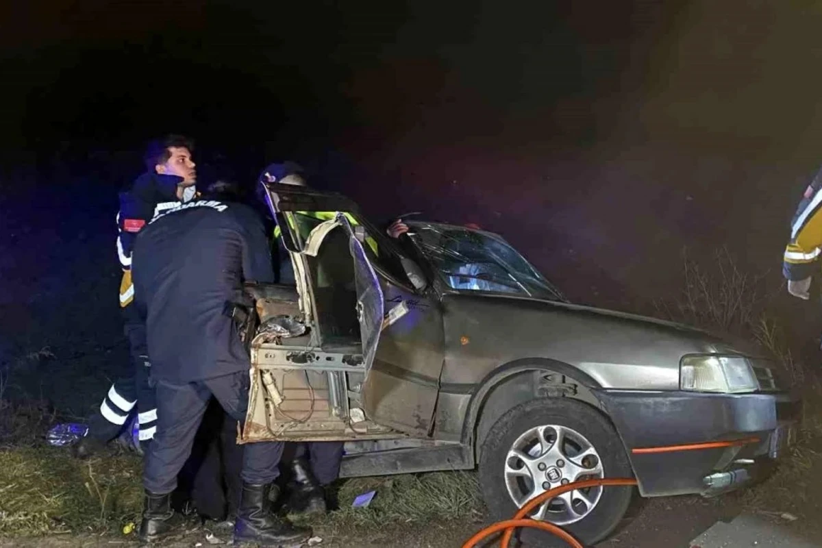 Türkiyədə mikroavtobus avtomobilə çırpıldı - 7 YARALI VAR - FOTO