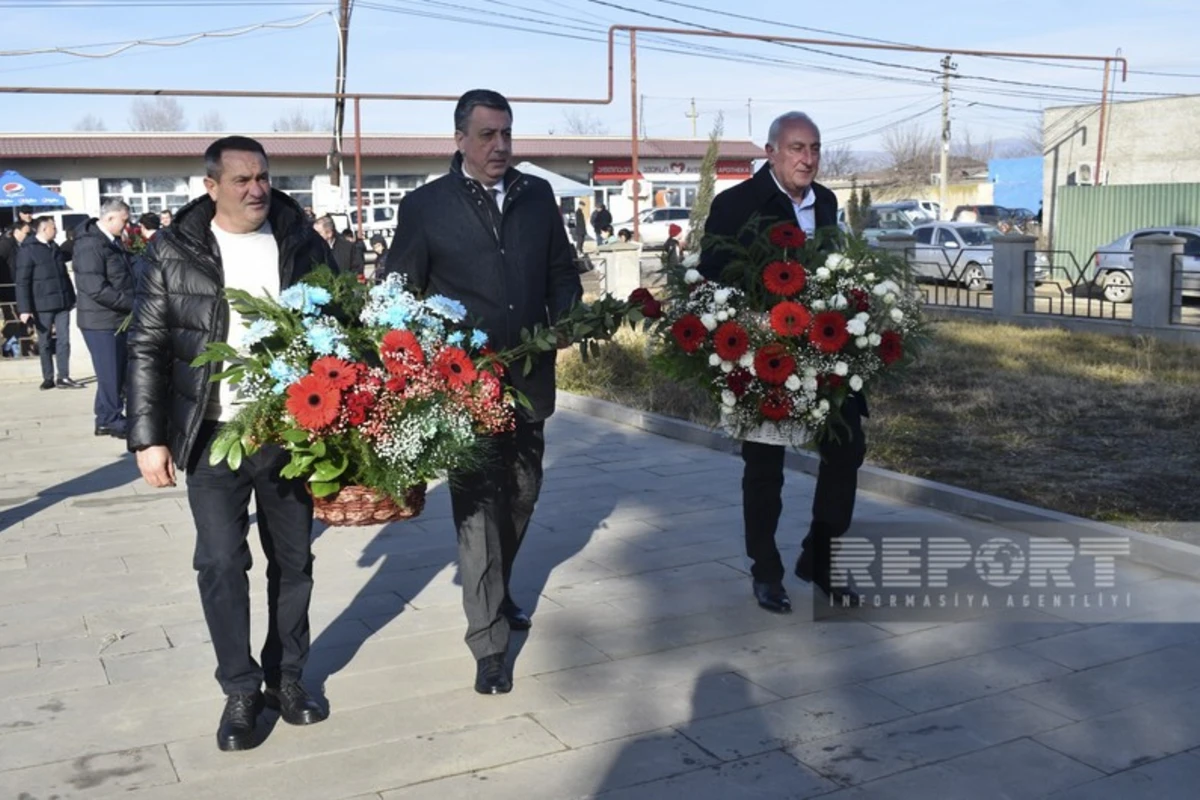 Azərbaycanın Gürcüstandakı səfiri 20 Yanvar şəhidinin ailəsi ilə görüşüb - FOTO