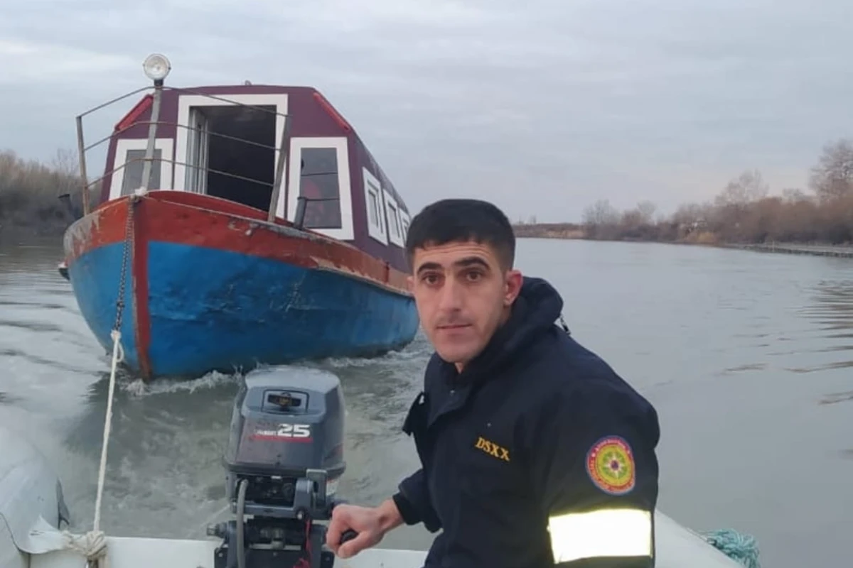 Kür çayında köməksiz qalan şəxslər xilas edilib - FOTO/VİDEO Kür çayında köməksiz qalan şəxslər xilas edilib - FOTO/VİDEO