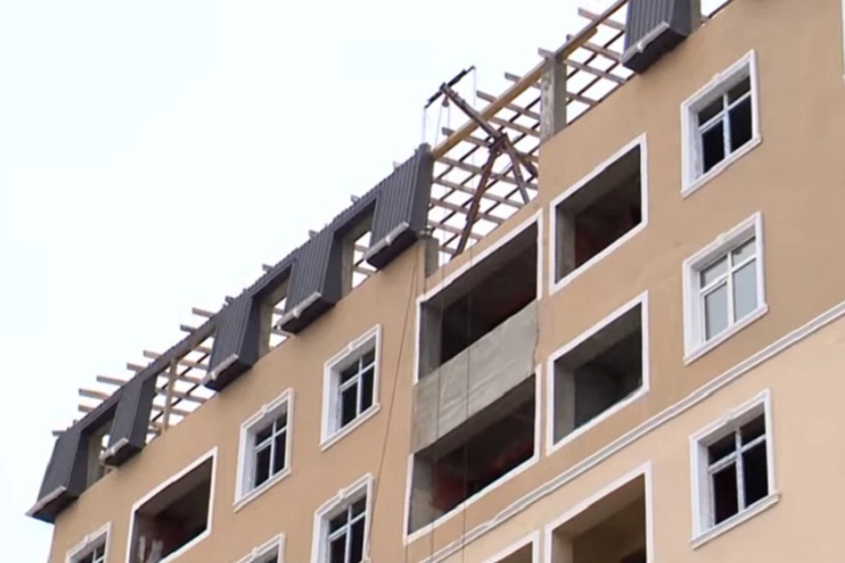 Xırdalanda 42 mənzil 70-dən çox adama satılıb? - İDDİA + VİDEO