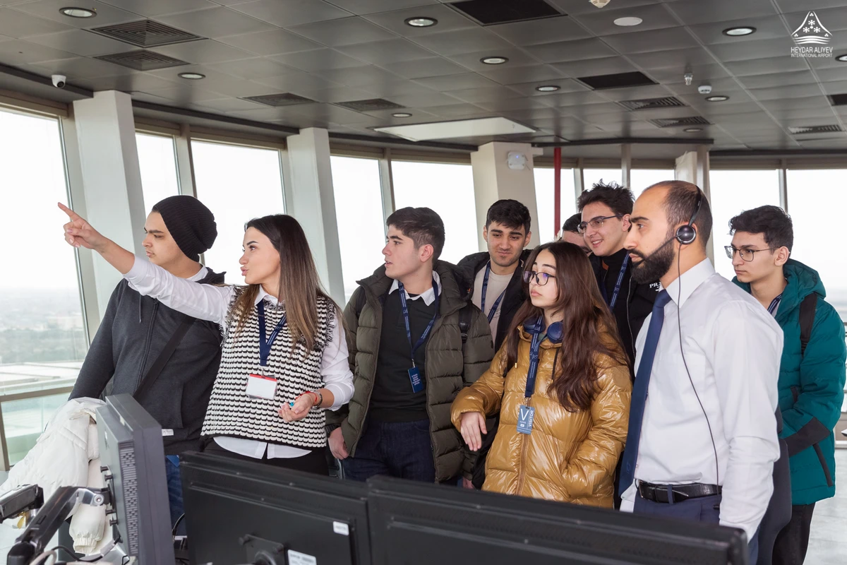 Bakı hava limanında ADA Məktəbinin şagirdləri üçün ekskursiya keçirilib - FOTO