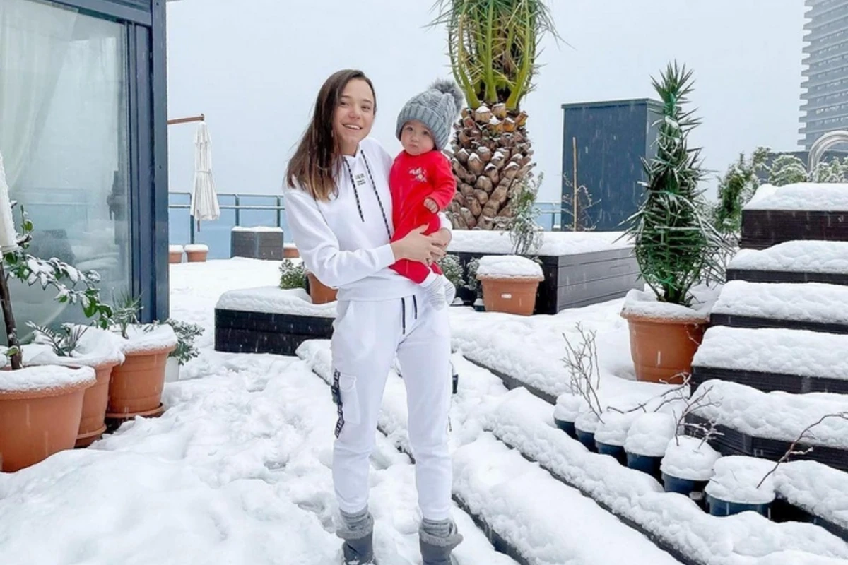 23 yaşlı Kristina 11 uşaq anasıdır - FOTOLAR