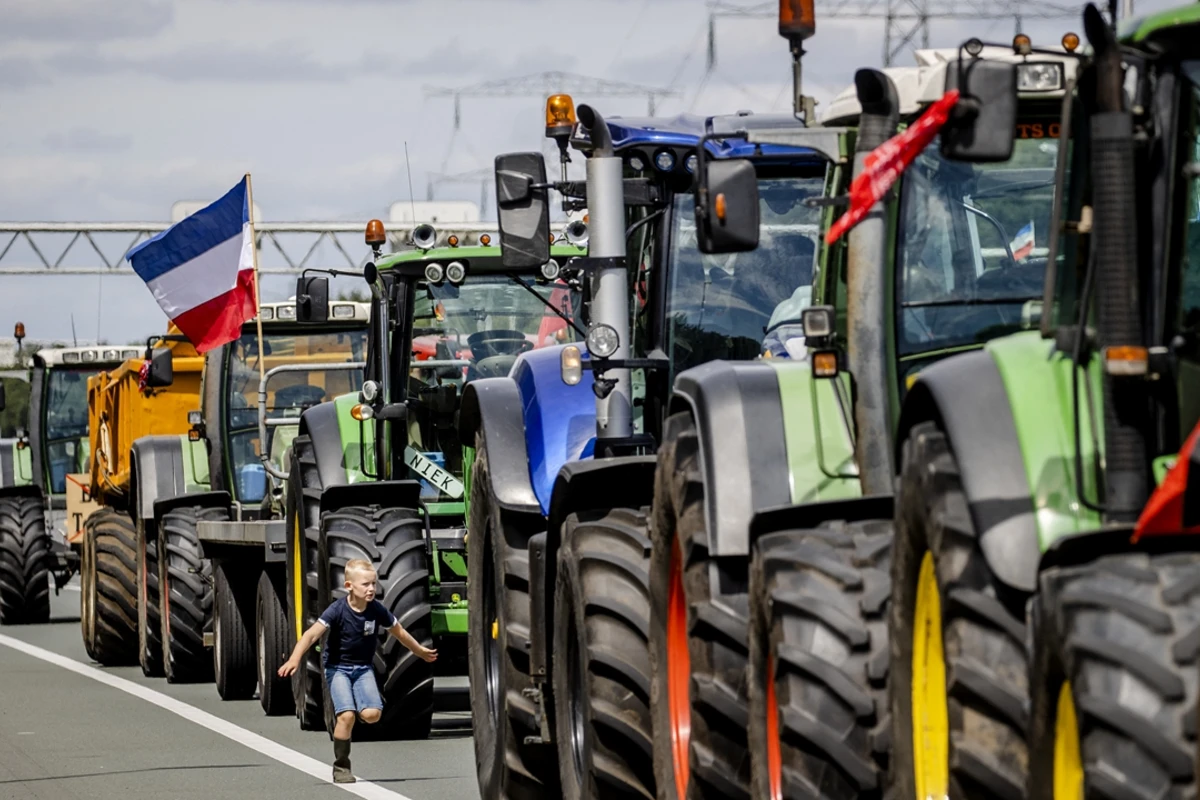 Французские фермеры анонсировали блокаду Парижа