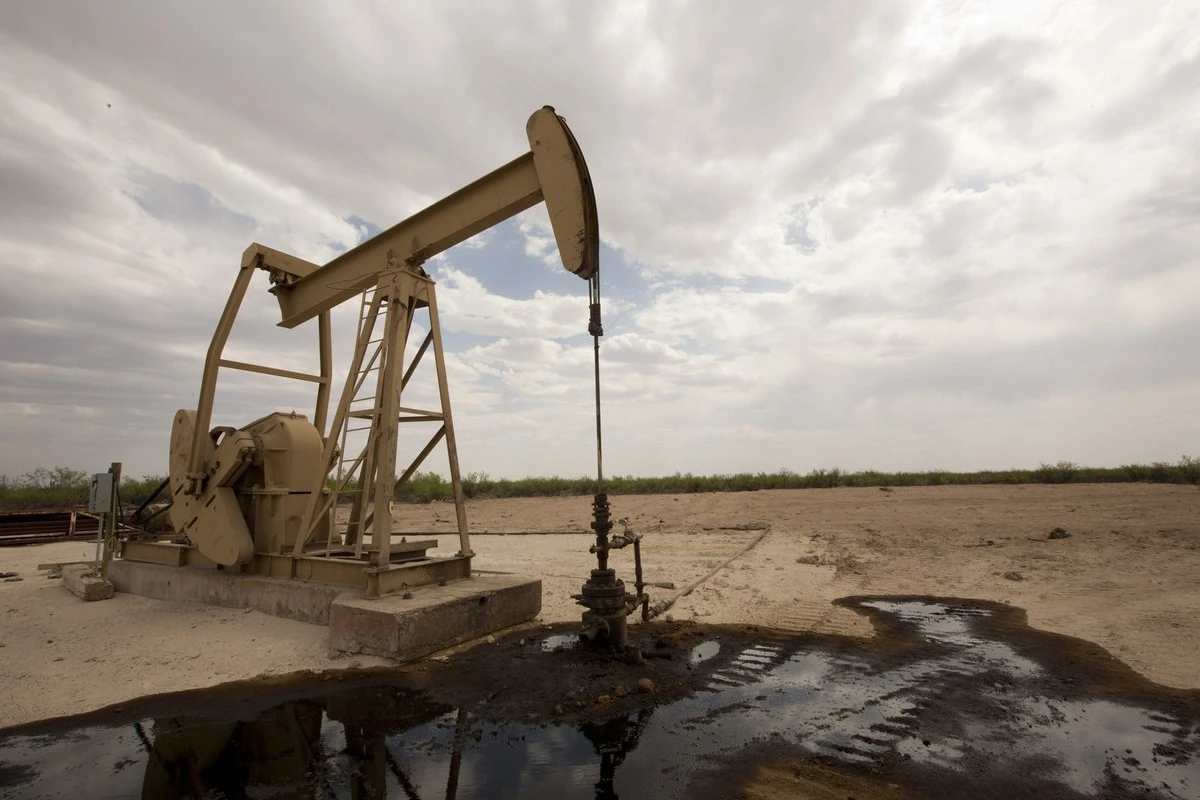 Цена на азербайджанскую нефть незначительно снизилась