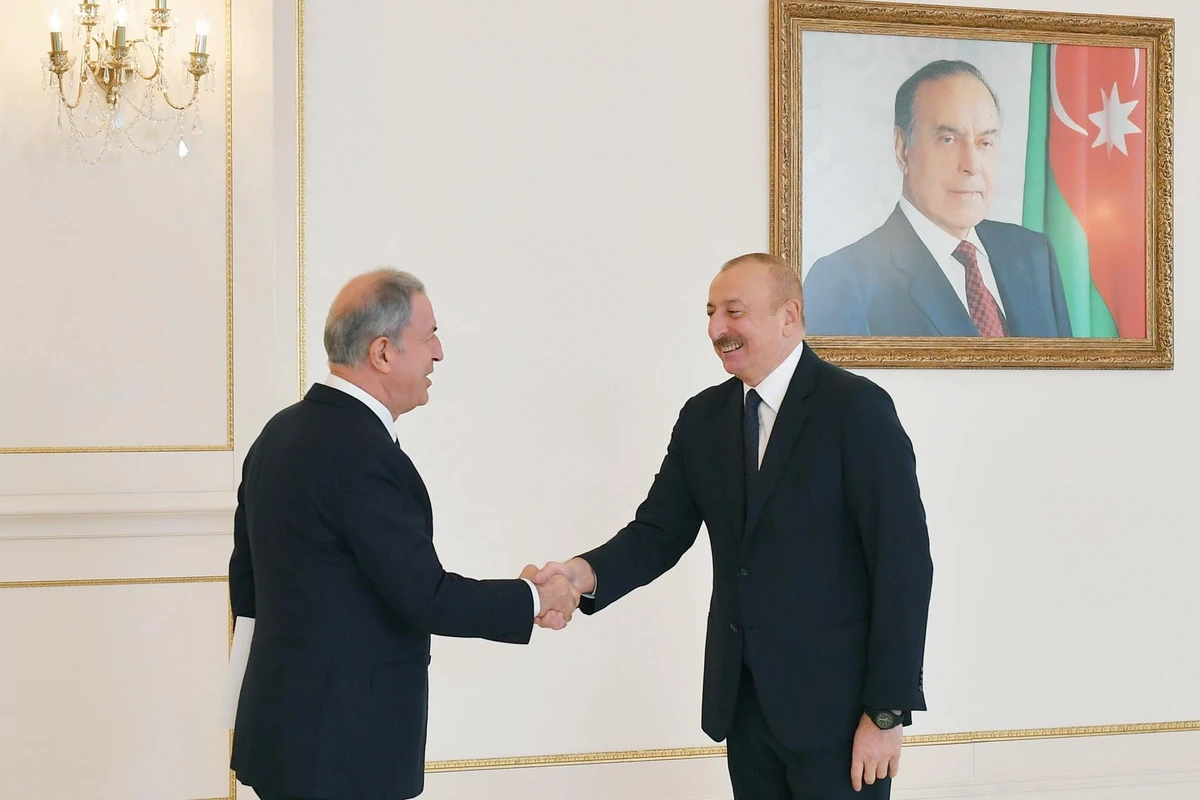 Президент Ильхам Алиев принял Хулуси Акара - ОБНОВЛЕНО + ФОТО