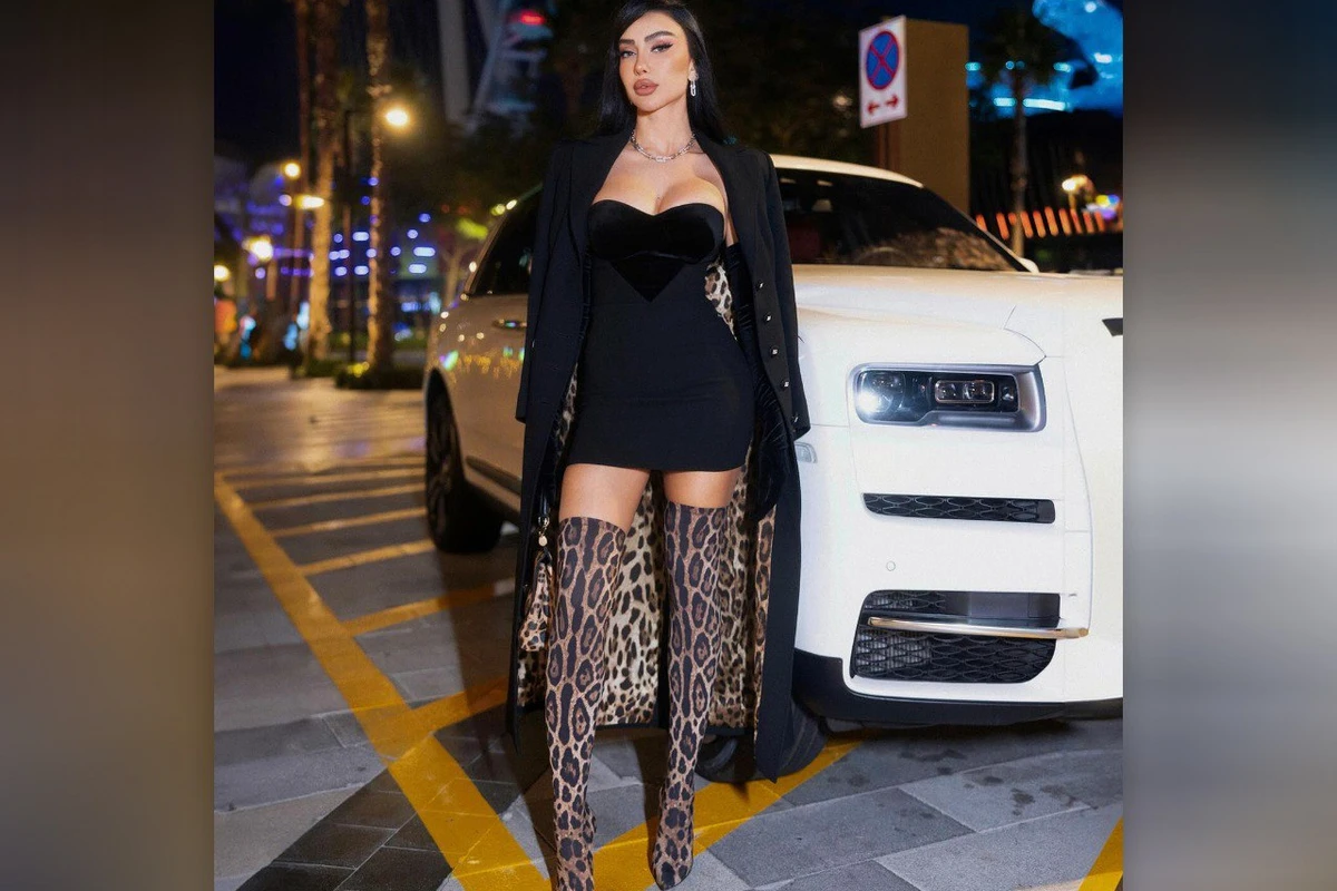 Azərbaycanlı modelin 15 855 AZN-lik bahalı geyimi - FOTO