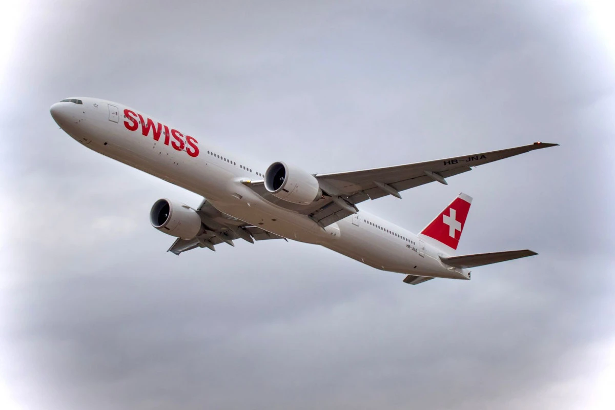 Самолет Swiss International Air Lines совершил экстренную посадку в Международном аэропорту Гейдар Алиев Самолет Swiss International Air Lines совершил экстренную посадку в Международном аэропорту Гейдар Алиев