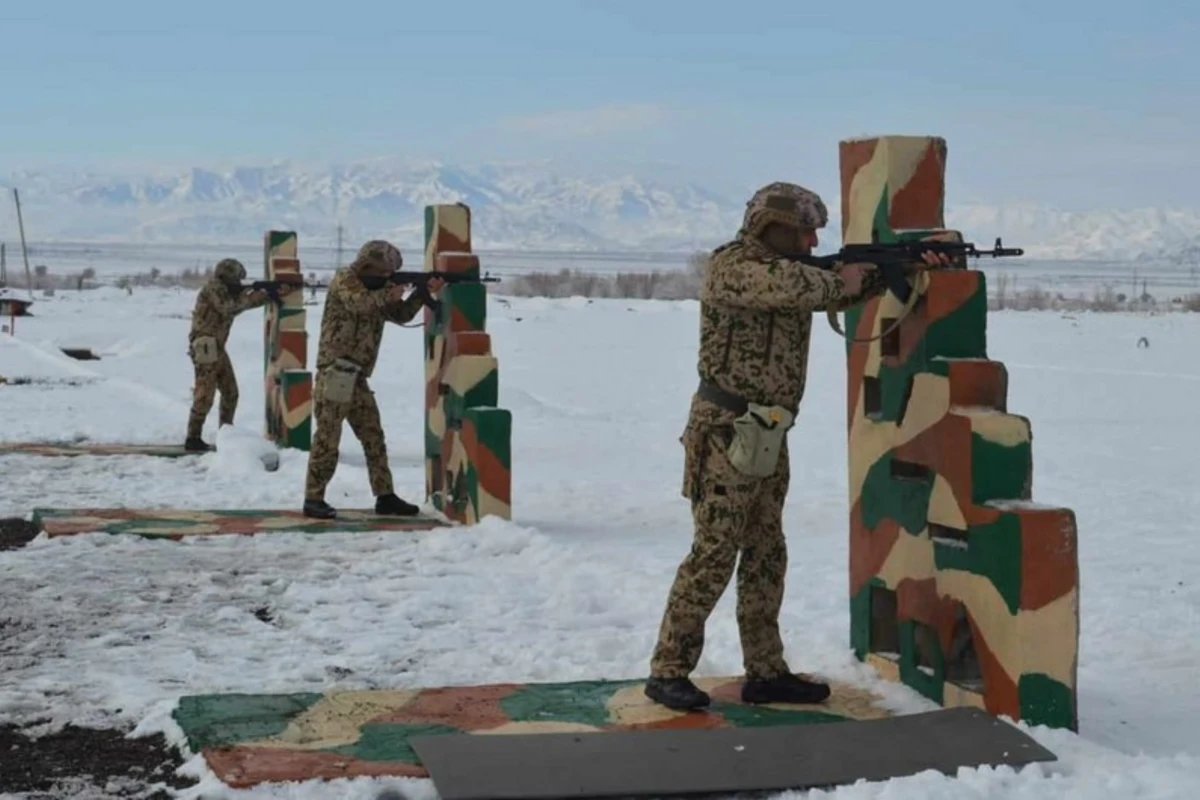 Спецназ Внутренних войск в Нахчыване провел учения с боевыми стрельбами - ФОТО