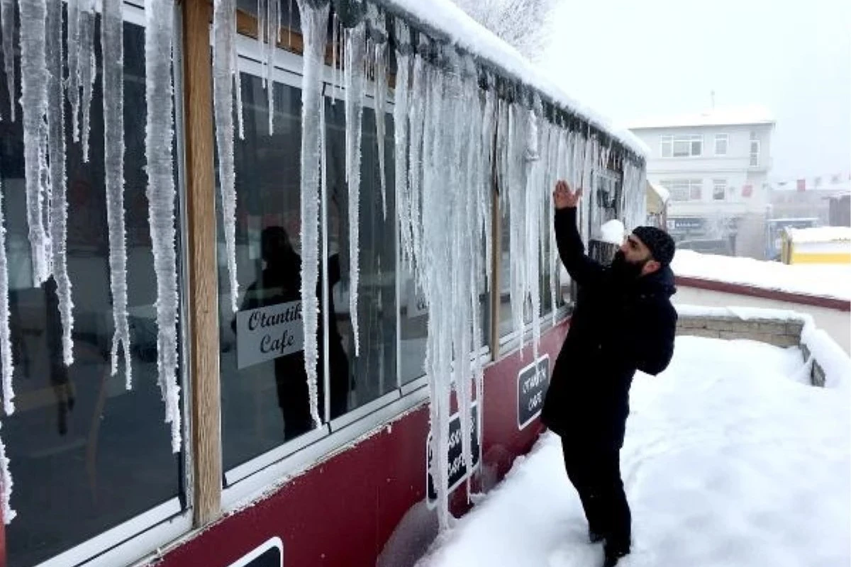 Türkiyənin bu rayonunda havanın temperaturu - 32 dərəcəyə düşdü - VİDEO