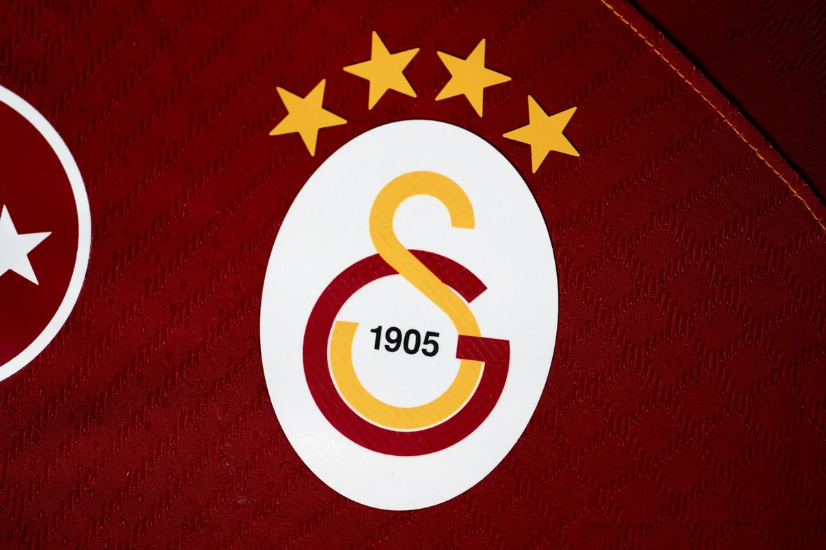 Qalatasaray özünə yeni müdafiəçi tapdı Qalatasaray özünə yeni müdafiəçi tapdı