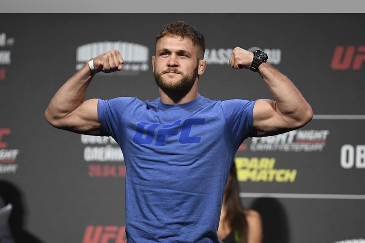 Азербайджанскому спортсмену предложили бой со звездой UFC