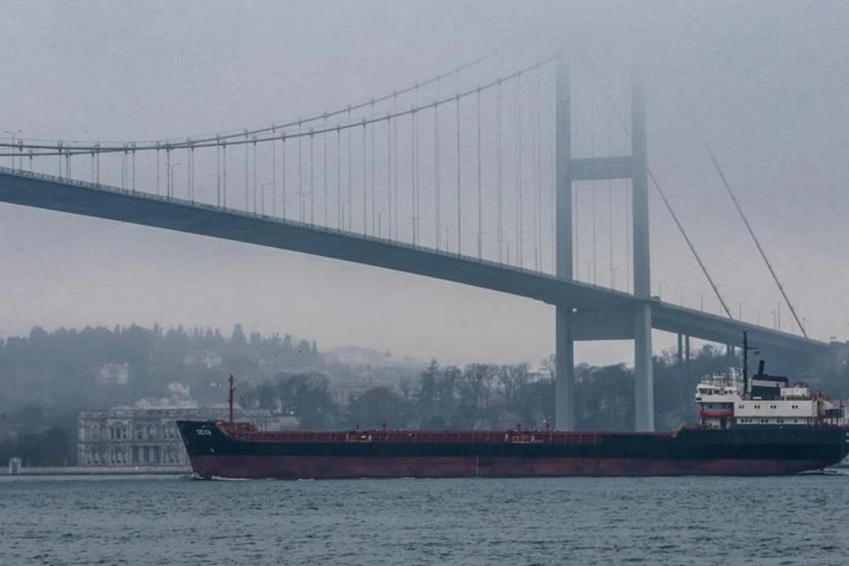 İstanbul boğazında gəmilər toqquşub