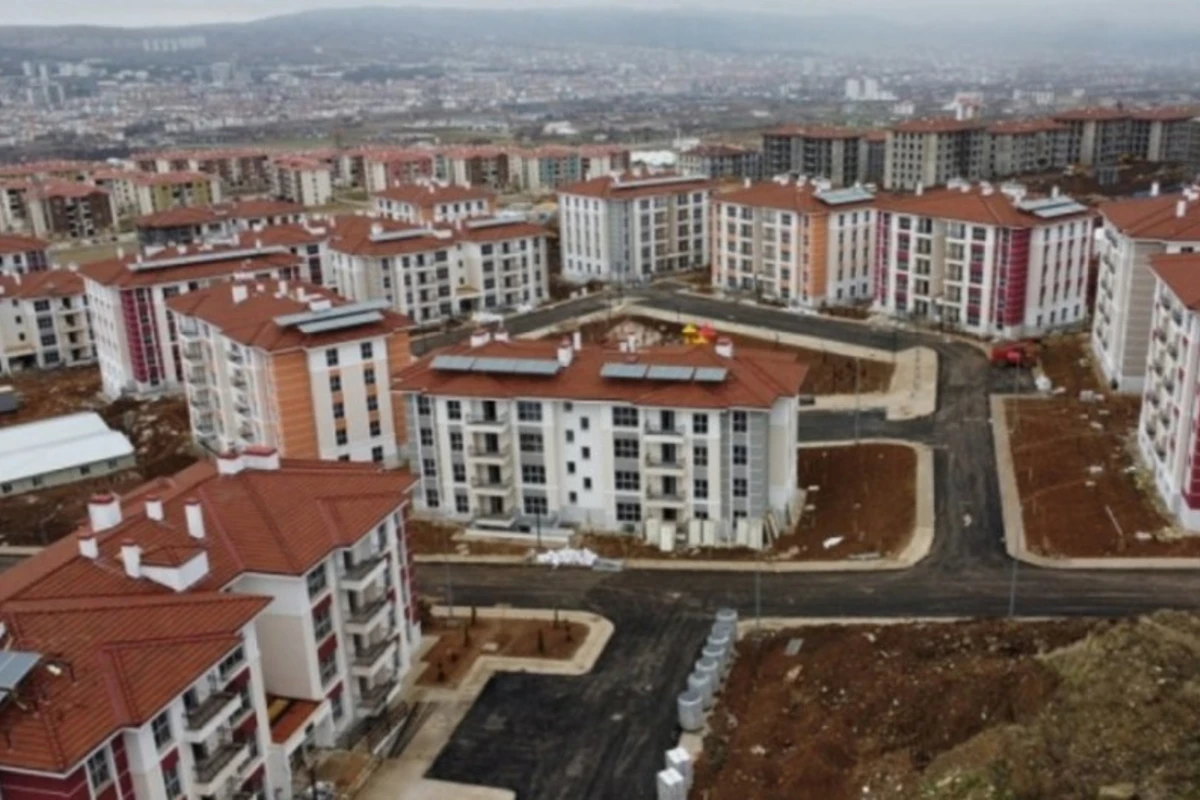 Ərdoğan zəlzələ bölgəsində tikiləcək evlərin sayını açıqlayıb