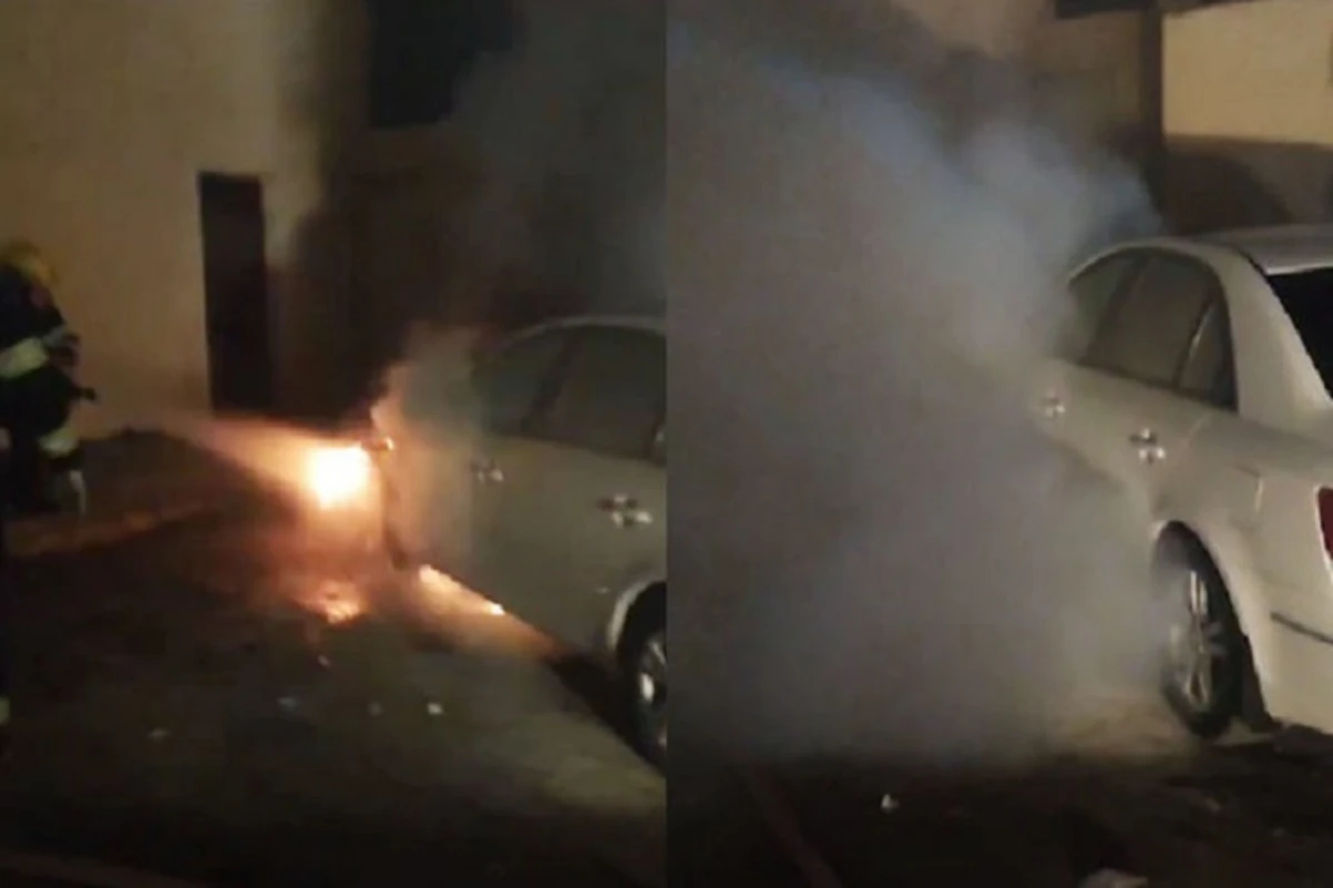 В Сумгайыте загорелся автомобиль - ВИДЕО