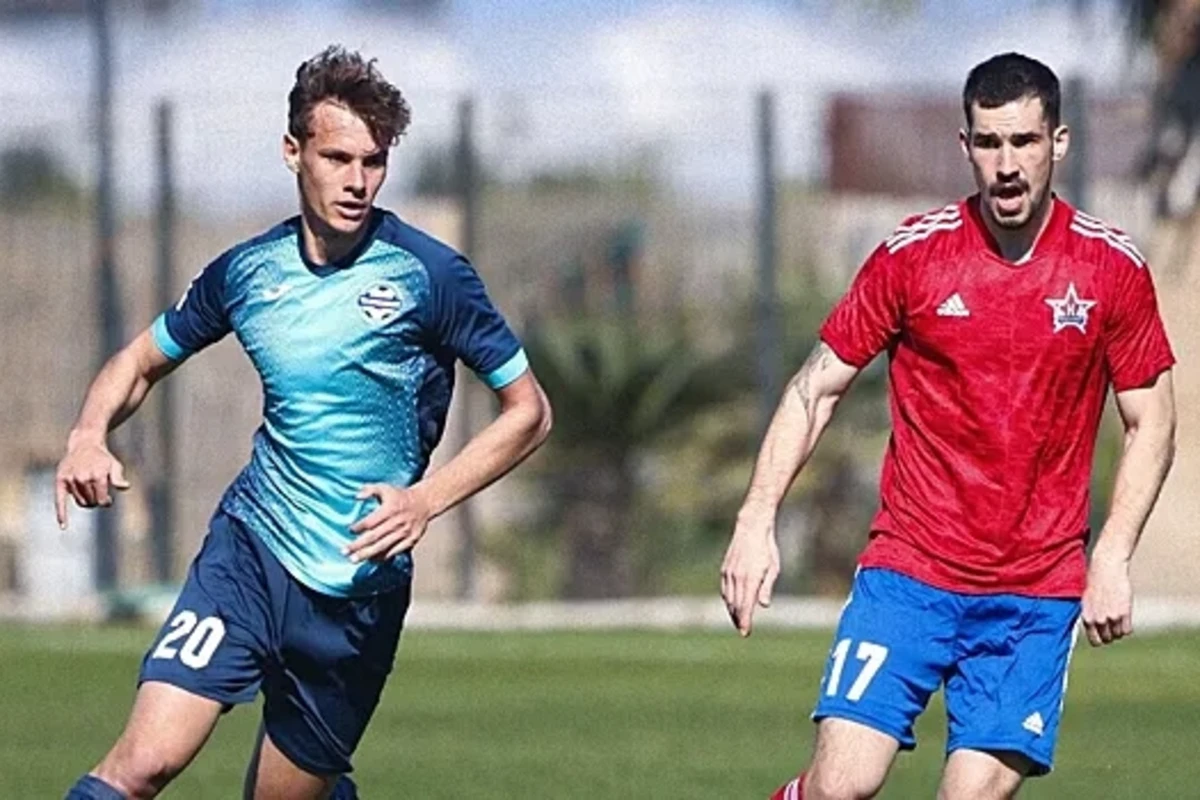 Rusiyalı futbolçular Türkiyədə keçirilən yoldaşlıq matçında əlbəyaxa davaya çıxdılar