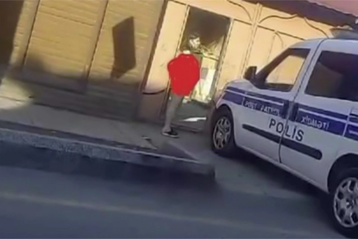 Göyçayda küçədə çılpaq gəzən qadın xəstəxanaya yerləşdirildi