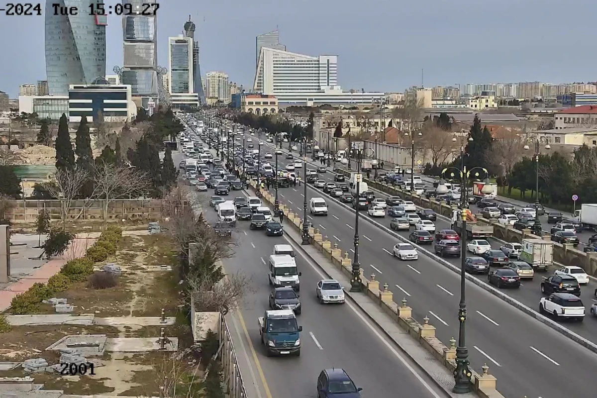 Heydər Əliyev prospektində qəza olub, sıxlıq yaranıb - FOTO