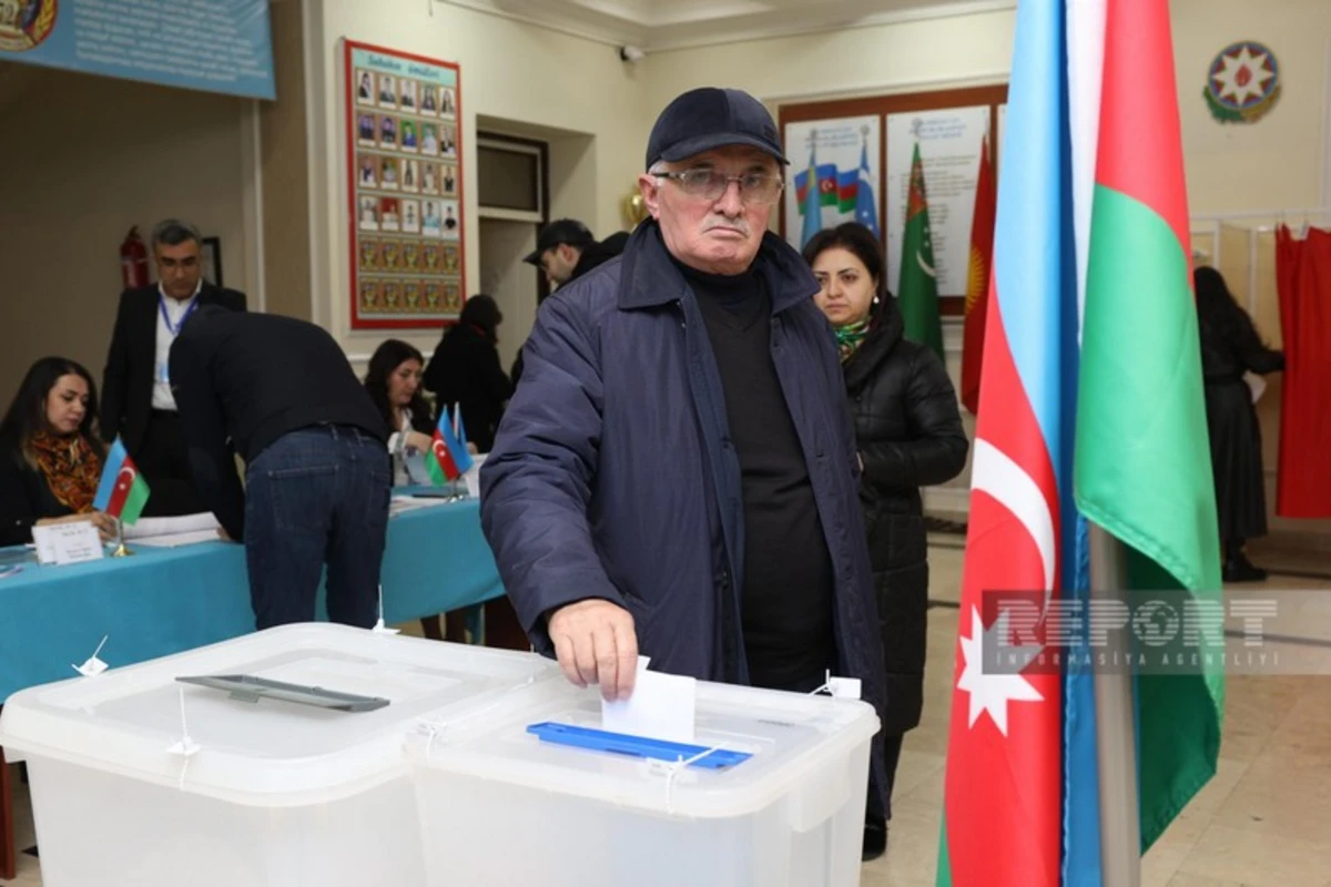 Məntəqələrdə seçici fəallığı müşahidə olunur - FOTOREPORTAJ