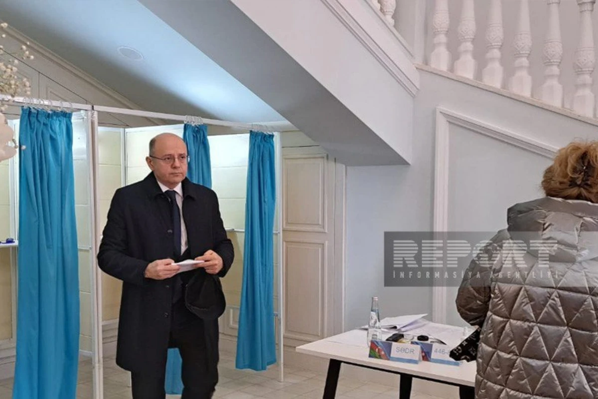 Pərviz Şahbazov səs verib - FOTO