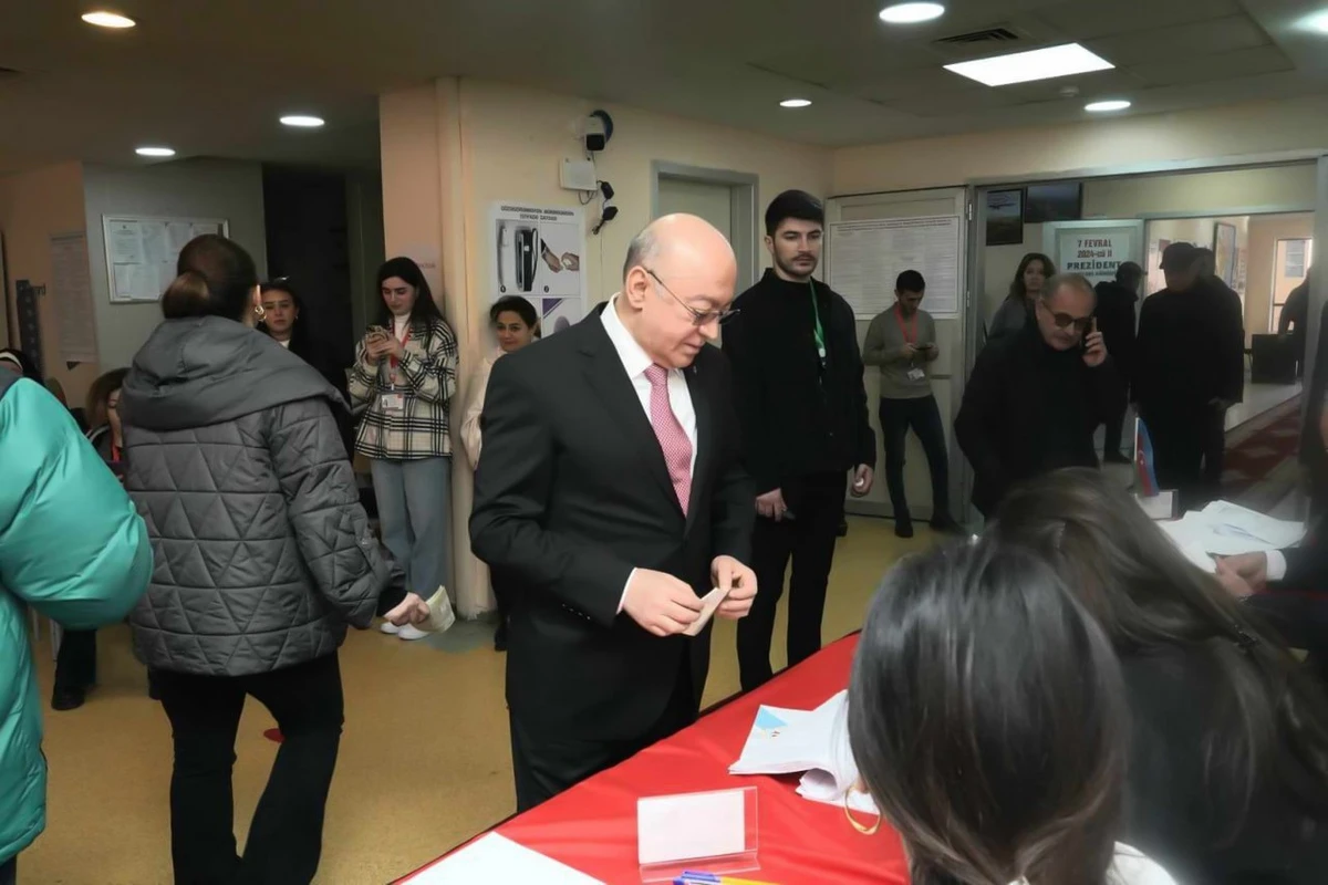 Кямаледдин Гейдаров проголосовал на президентских выборах