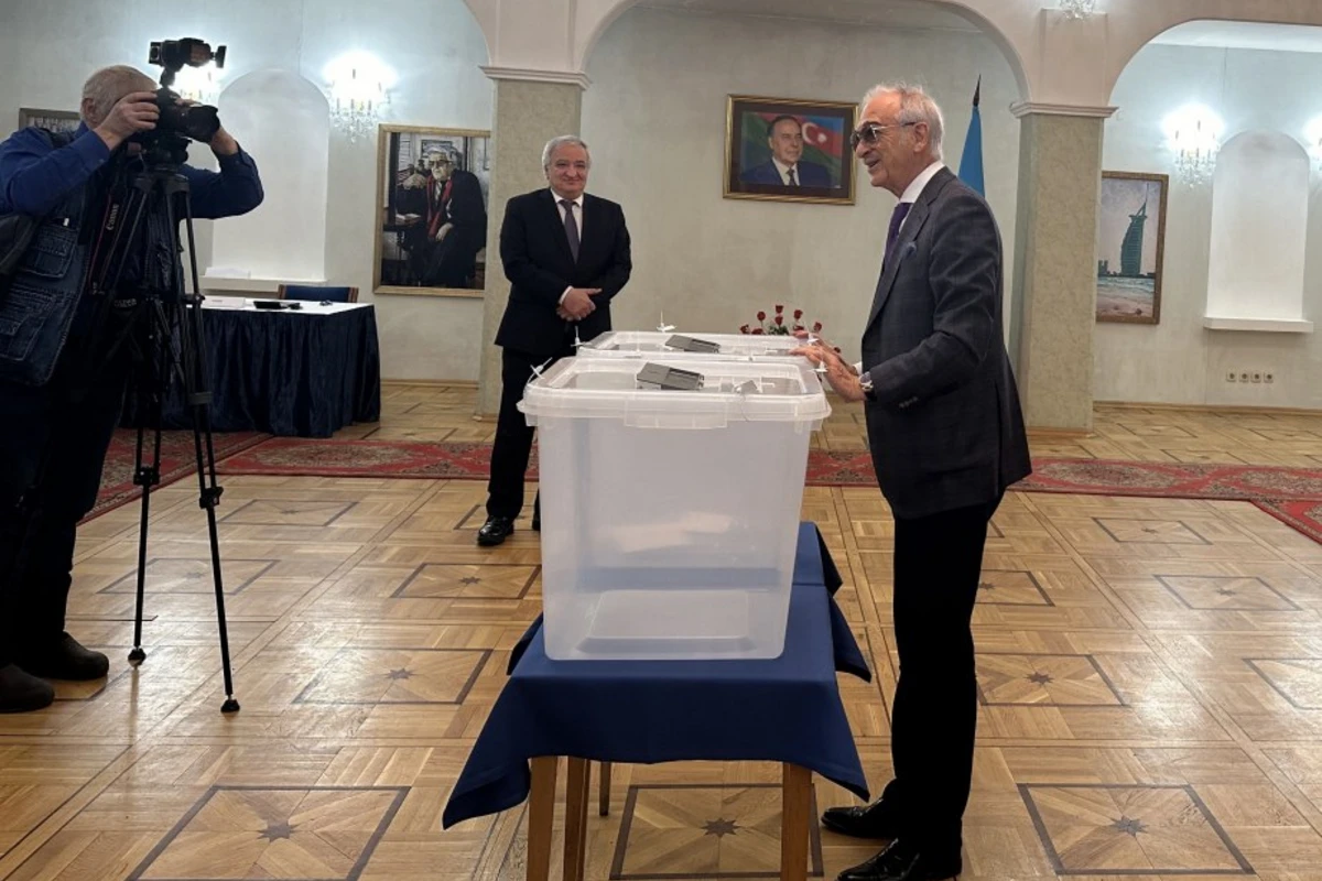 Полад Бюльбюльоглу: Более 2500 граждан Азербайджана проголосуют в Москве