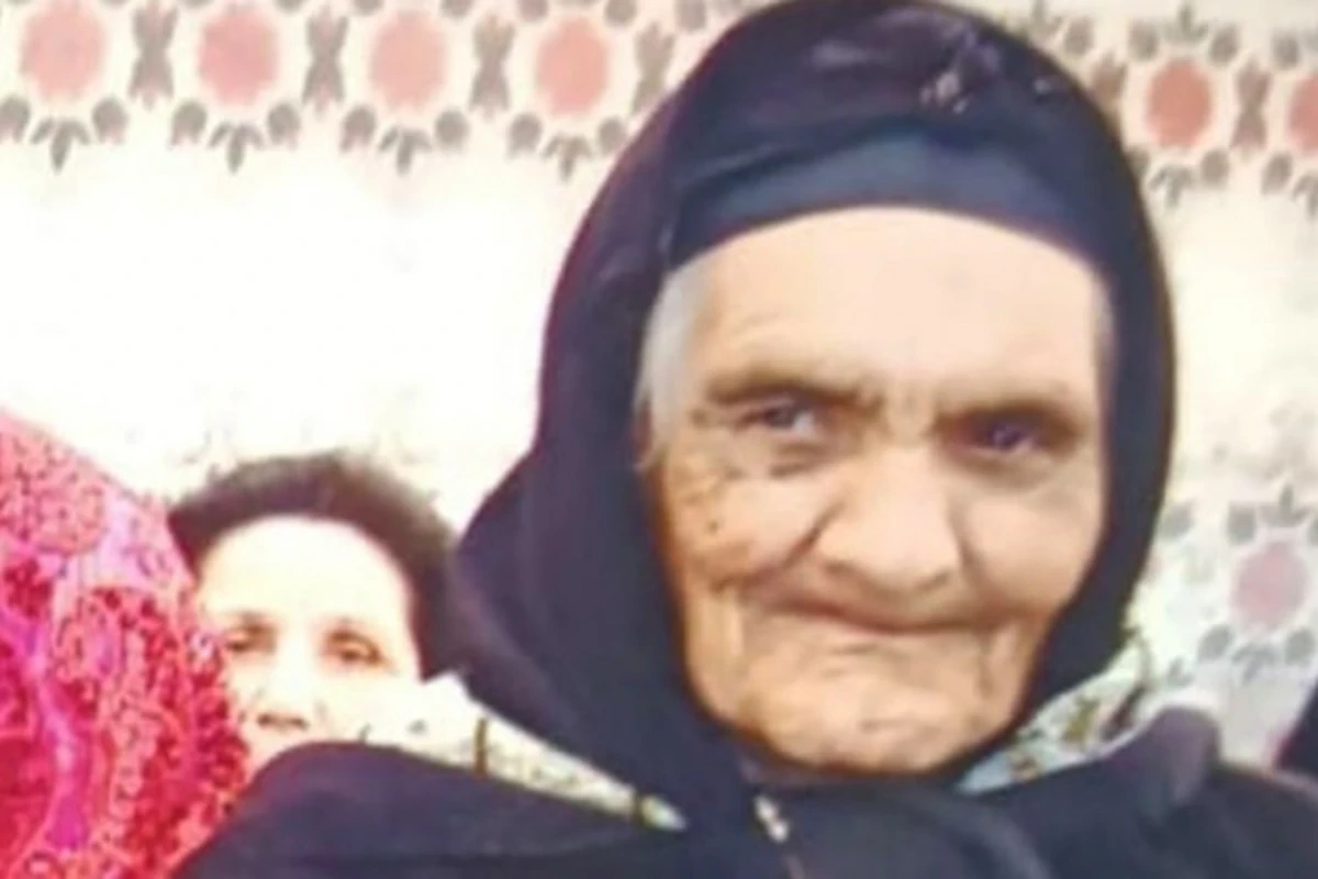 Azərbaycanın ən yaşlı seçicisi səs verib - FOTO