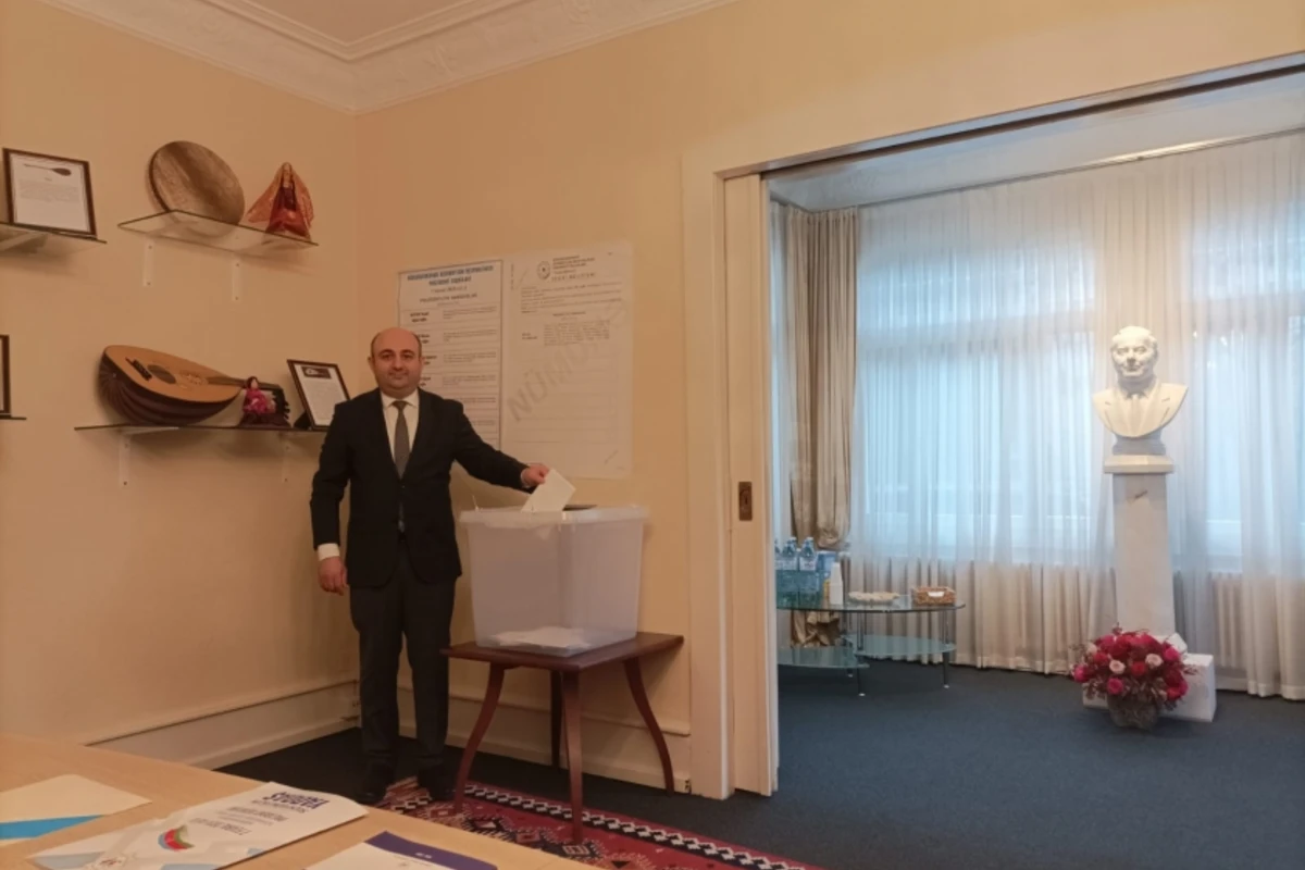 Azərbaycanın Berndəki səfirliyində səsvermə prosesinə yekun vurulub - FOTO