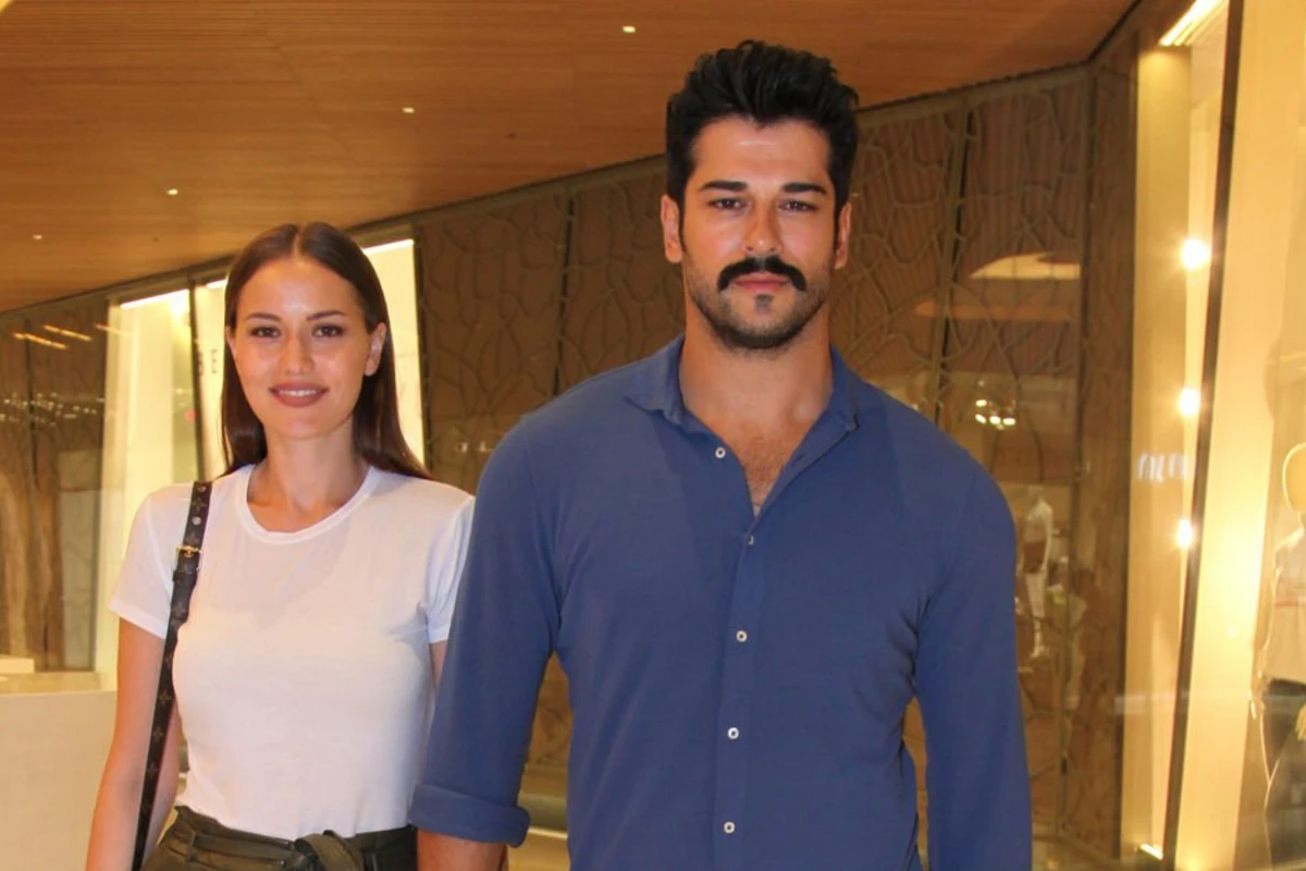 Burak Özçivit Fahriyeni müdafiə etdi: Bu xəbərlər bizi bezdirdi - FOTO
