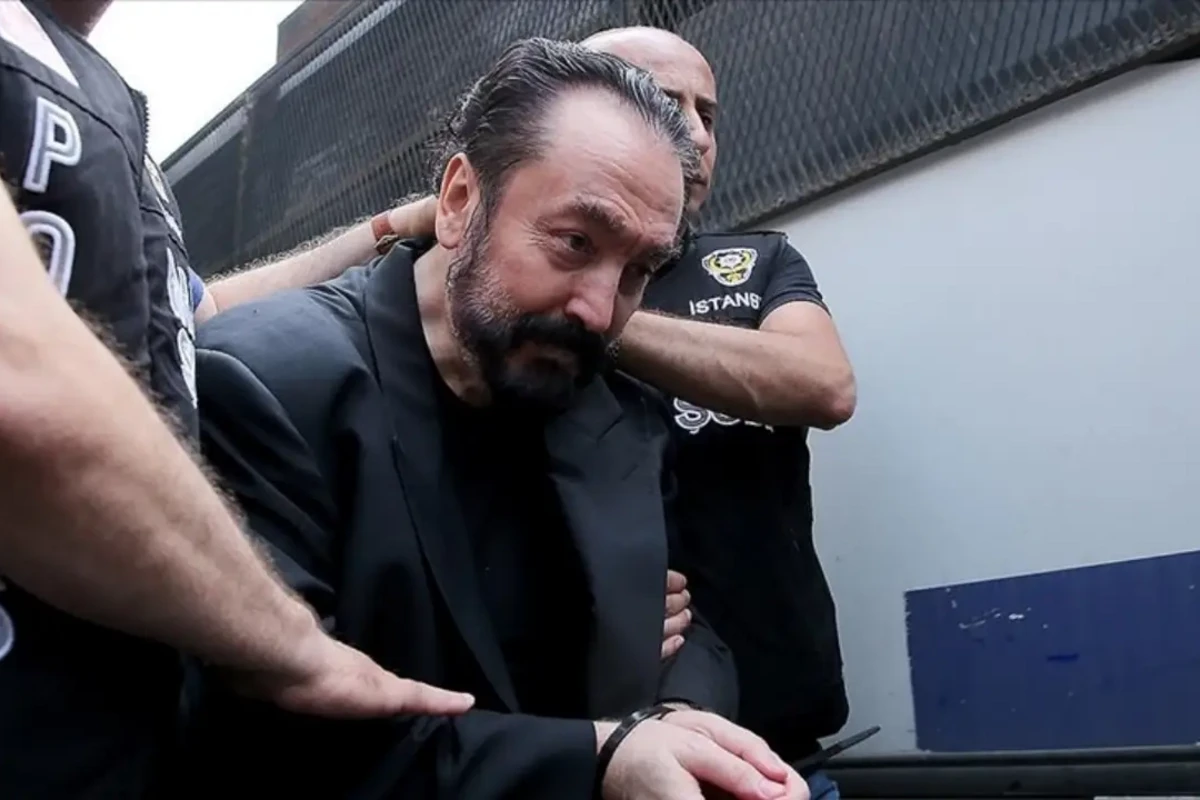 8658 il həbs edilən Adnan Oktarın yeni görüntüləri yayldı - FOTO 8658 il həbs edilən Adnan Oktarın yeni görüntüləri yayldı - FOTO