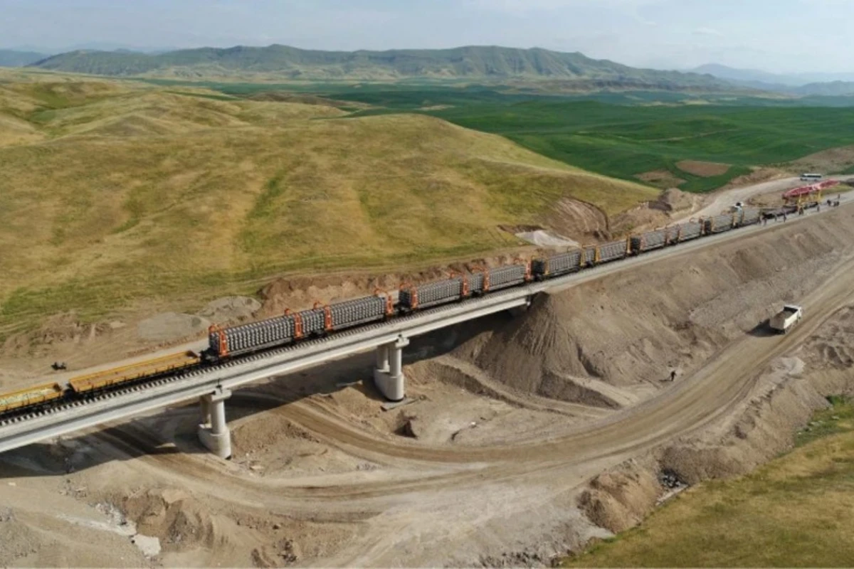 Horadiz-Ağbənd dəmir yolu xəttinin tikinti işlərinin 48 %-i tamamlanıb