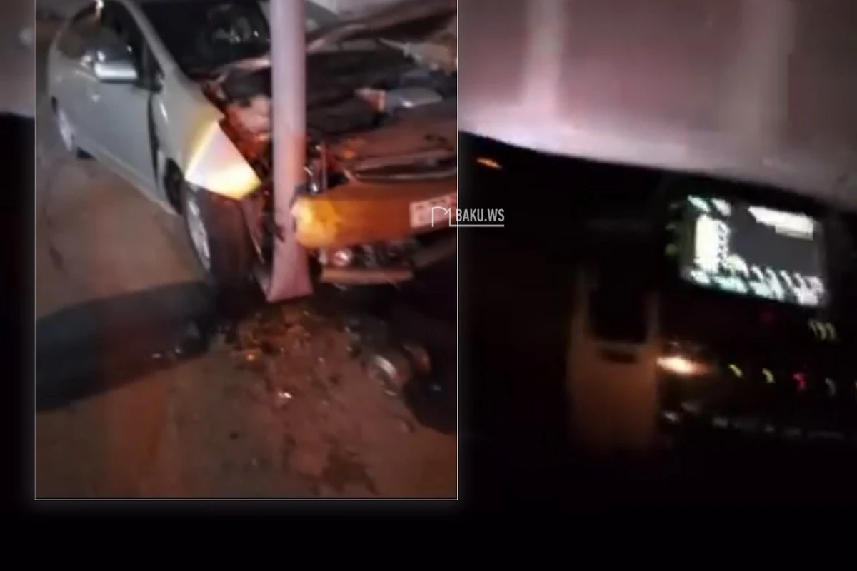 В Баку Prius врезался в столб - ВИДЕО