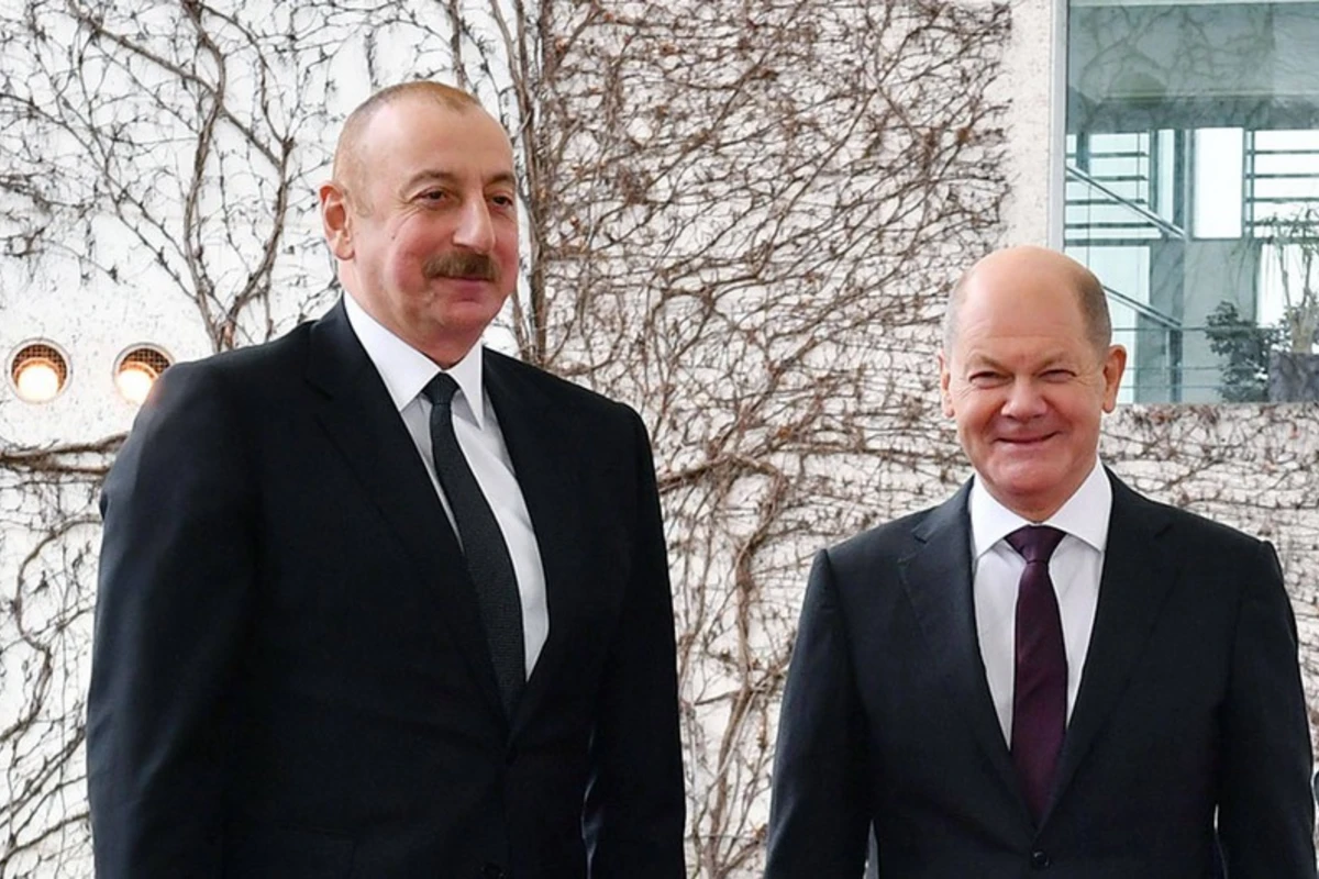 Almaniya Kansleri İlham Əliyevi təbrik edib
