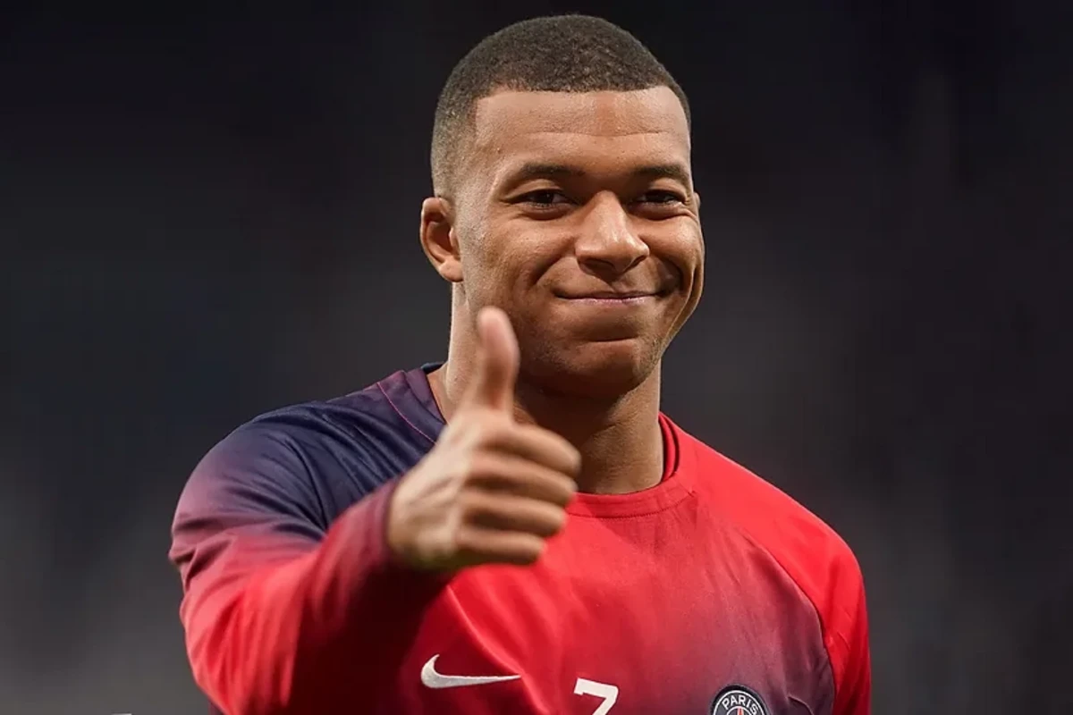Marca: Mbappe Real Madridlə müqavilə imzalayıb