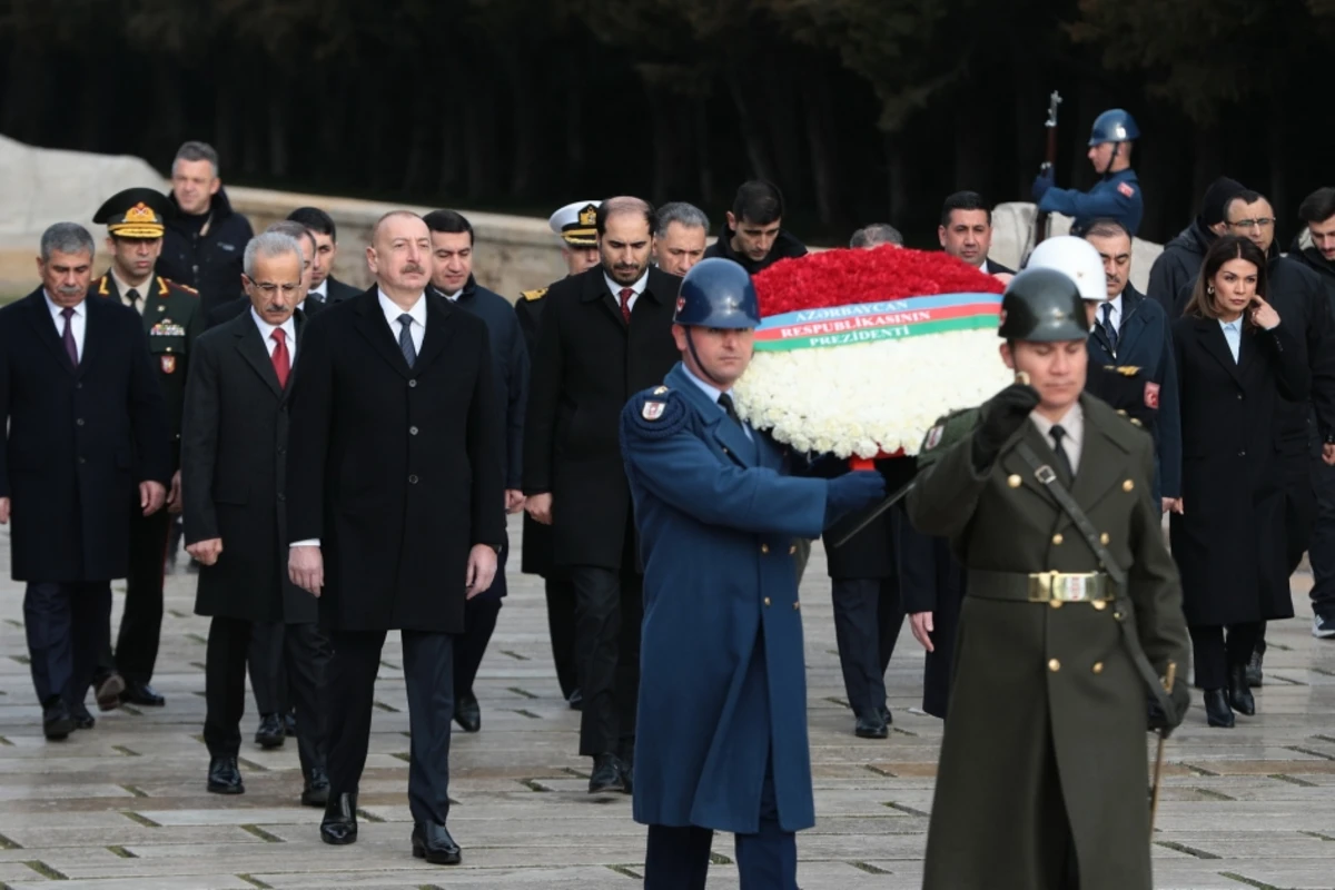 İlham Əliyev Ankarada Anıtqəbiri ziyarət edib - YENİLƏNİB - FOTO