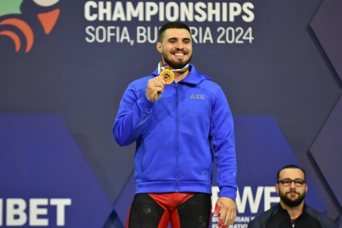Азербайджанский тяжелоатлет стал чемпионом Европы
