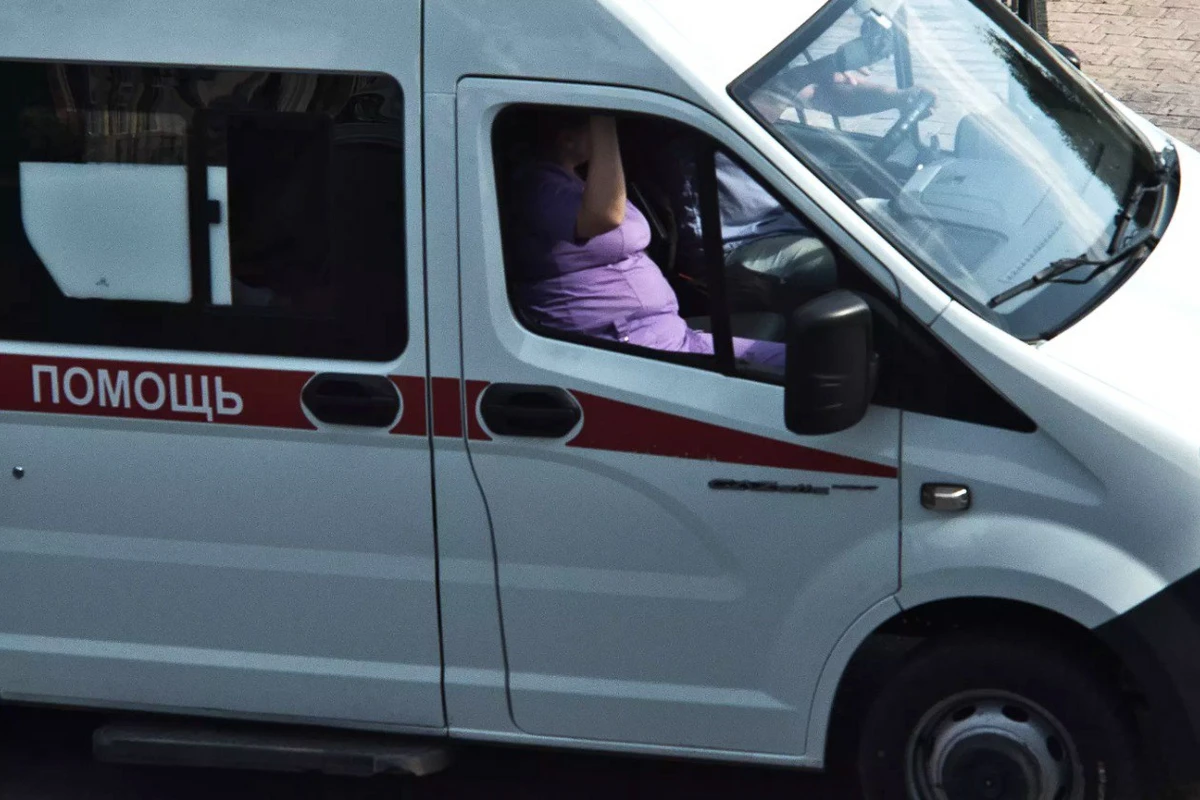 Rusiyada bir şəxs anası üçün gələn təcili tibbi yardım briqadasının üstünə qumbara atdı
