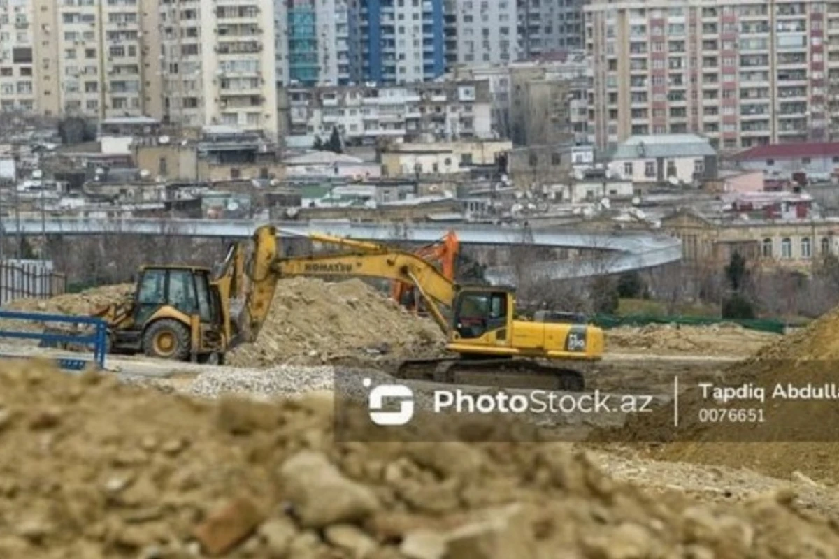 На территории бывшей Советской ведутся строительные работы - ФОТО