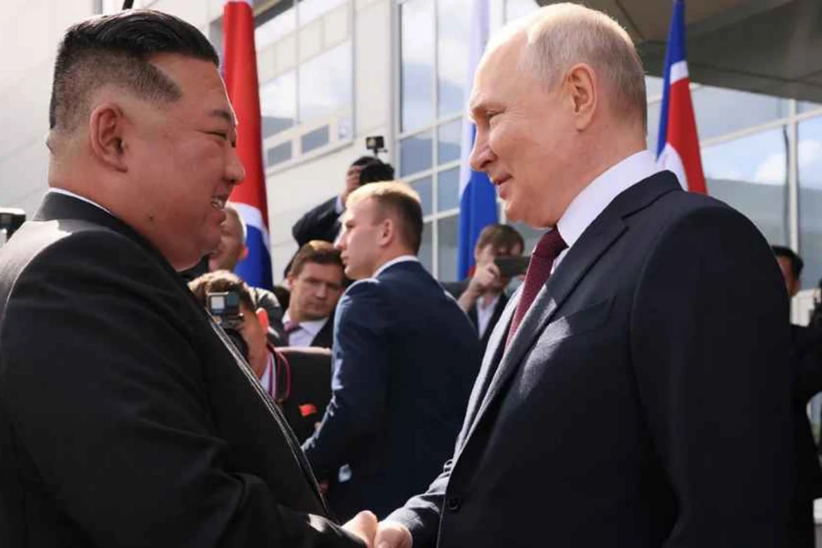 Putinin KXDR liderinə hədiyyə göndərdiyi maşın Cənubi Koreyanı qəzəbləndirib - FOTO