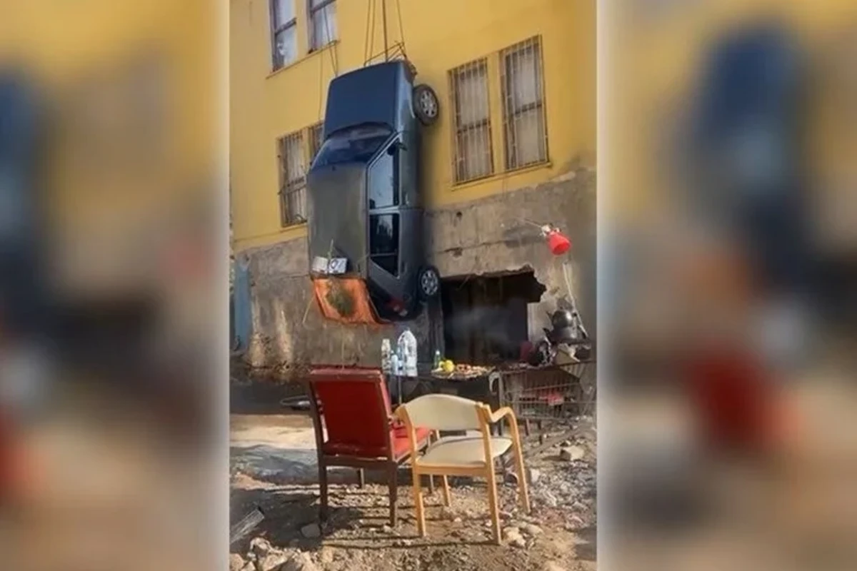 “Maşını edam etdim, cəzalandırdım” deyib evinin divarından asdı - VİDEO “Maşını edam etdim, cəzalandırdım” deyib evinin divarından asdı - VİDEO