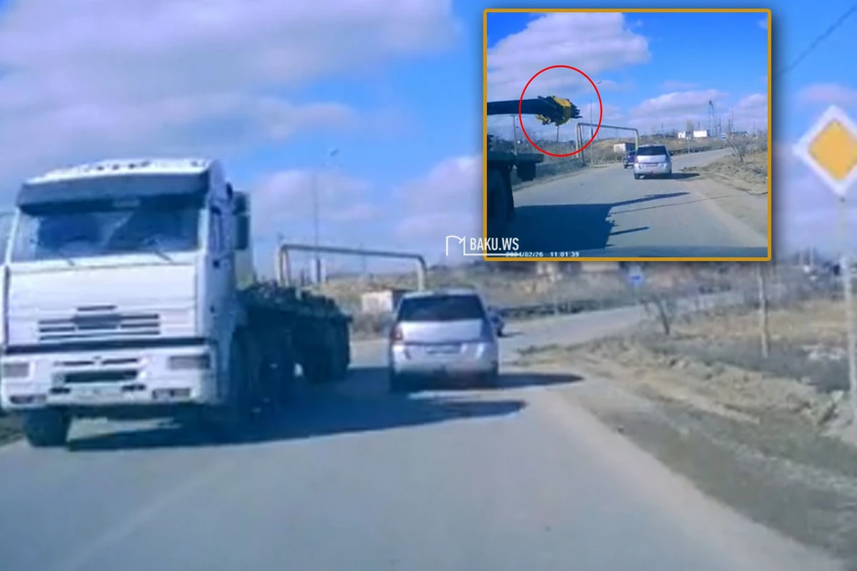 Bakıda ailə dəhşətli qəzadan son anda xilas oldu - VIDEO Bakıda ailə dəhşətli qəzadan son anda xilas oldu - VIDEO