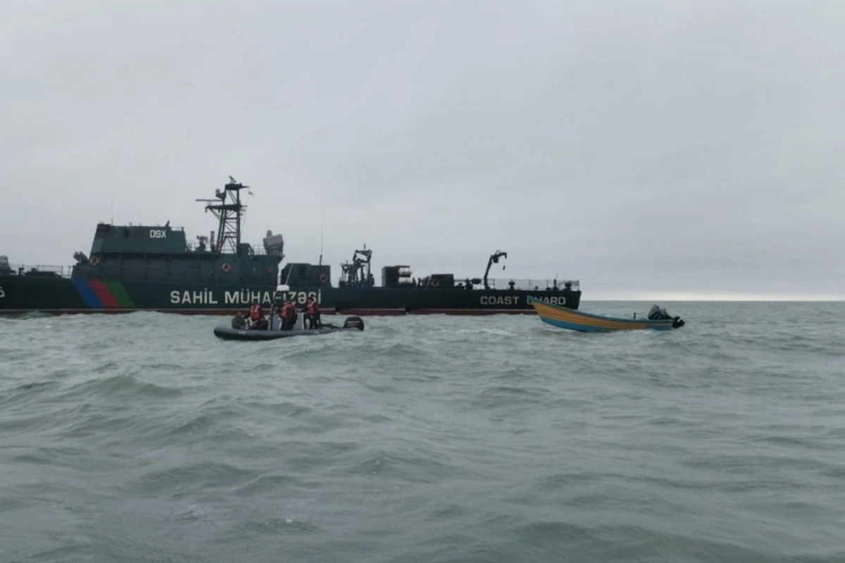 За нарушение границы на катере в Каспийском море задержаны граждане Ирана - ВИДЕО