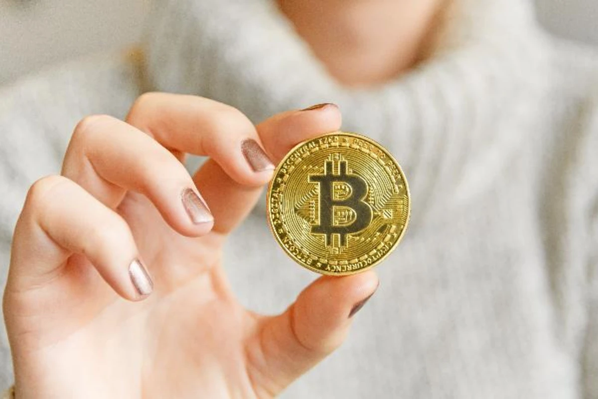 “Bitkoin”in dəyəri 58 min dolları ötdü