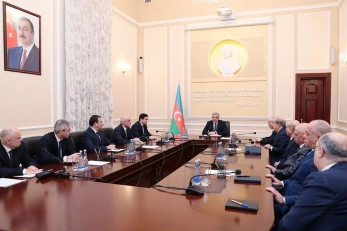 Samir Nuriyev yeni ədliyyə nazirini kollektivə təqdim edib