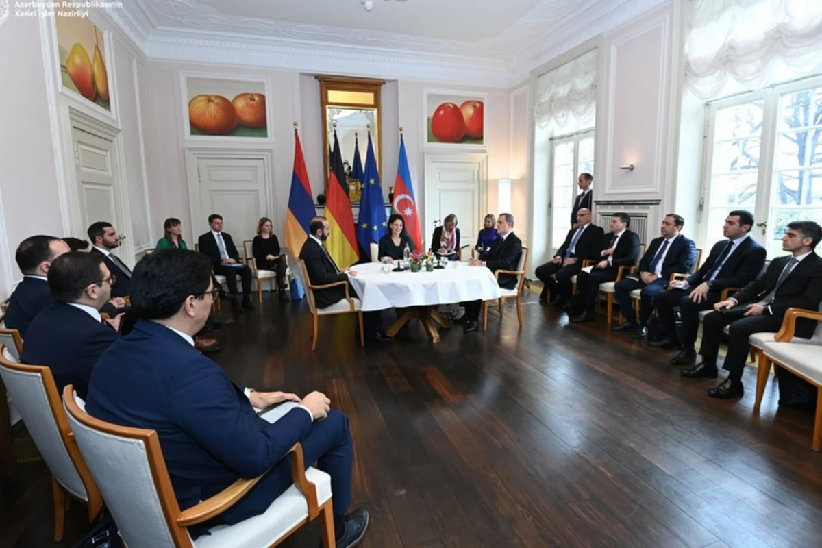 Ceyhun Bayramov Almaniyaya normallaşma istiqamətində danışıqların təşkilinə görə təşəkkür edib Ceyhun Bayramov Almaniyaya normallaşma istiqamətində danışıqların təşkilinə görə təşəkkür edib
