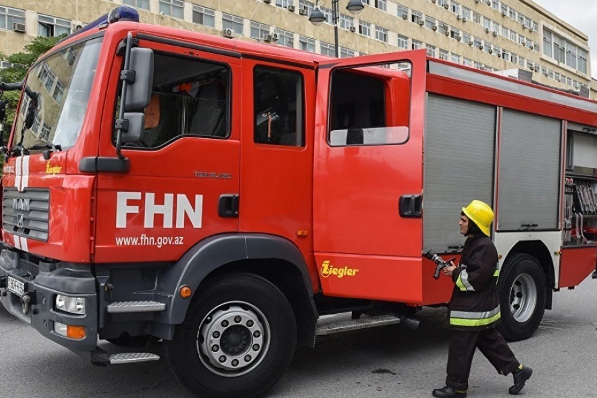 Bakıda dördotaqlı ev yanıb Bakıda dördotaqlı ev yanıb