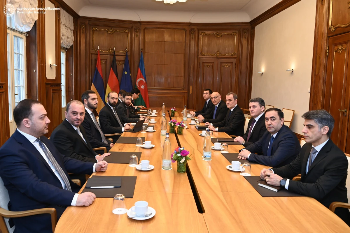 XİN başçıları arasında sülh müqaviləsi layihəsi üzrə danışıqlar aparılıb - YENİLƏNİB + FOTO XİN başçıları arasında sülh müqaviləsi layihəsi üzrə danışıqlar aparılıb - YENİLƏNİB + FOTO