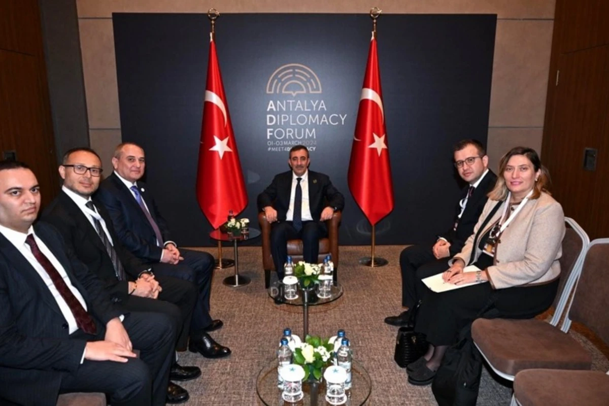 Türkiyənin vitse-prezidenti YAP nümayəndə heyətini qəbul edib Türkiyənin vitse-prezidenti YAP nümayəndə heyətini qəbul edib