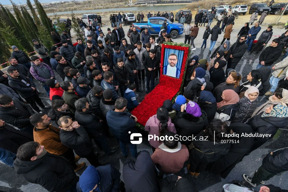 Hacı Şahinin anım mərasimi keçirilir - FOTO