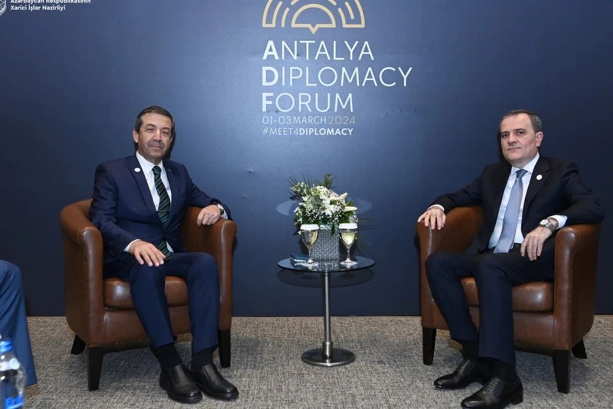 Ceyhun Bayramov Şimali Kiprdən olan həmkarı ilə TDT çərçivəsində əməkdaşlığı müzakirə edib