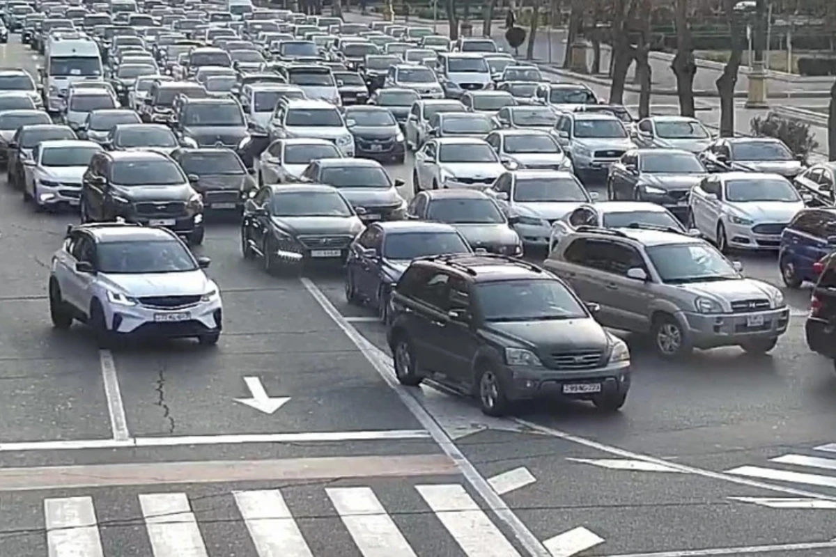 Bakıda sıxlıq müşahidə edilən yollar - SİYAHI